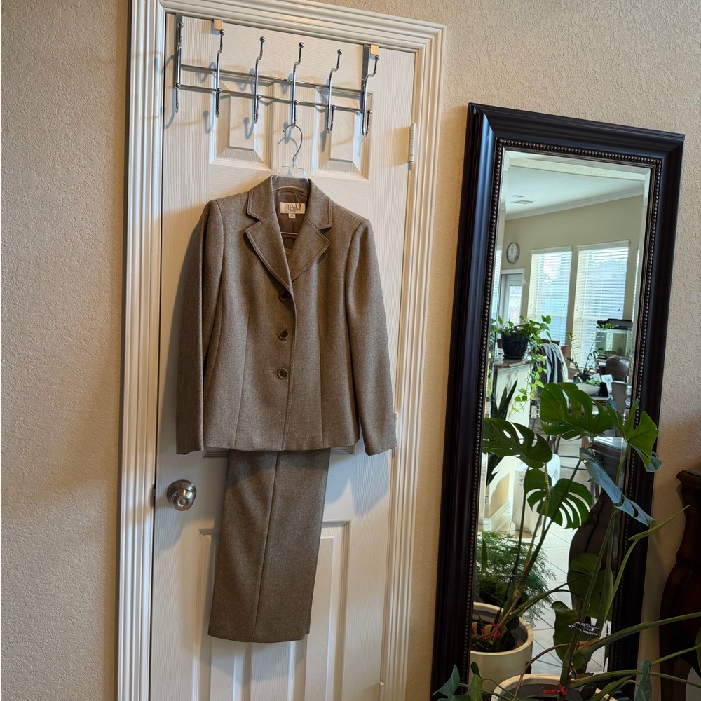 Le Suit Beige Herringbone Blazer